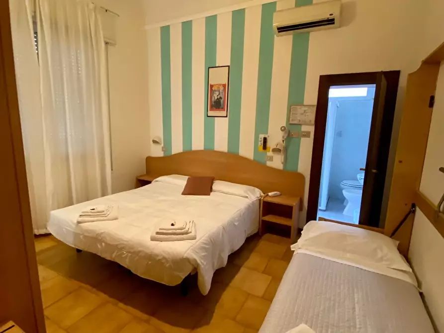 Immagine 12 di Palazzo in vendita  in Viale Don Giovanni Bosco 21 a Rimini