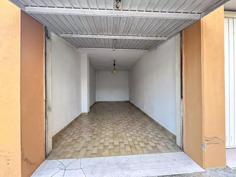 Immagine 27 di Quadrilocale in vendita  in Viale Stoccolma 5 a Rimini