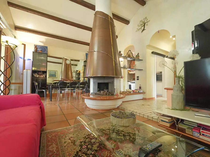 Immagine 1 di Villa in vendita  in Via Laerte Rolfini a Rimini