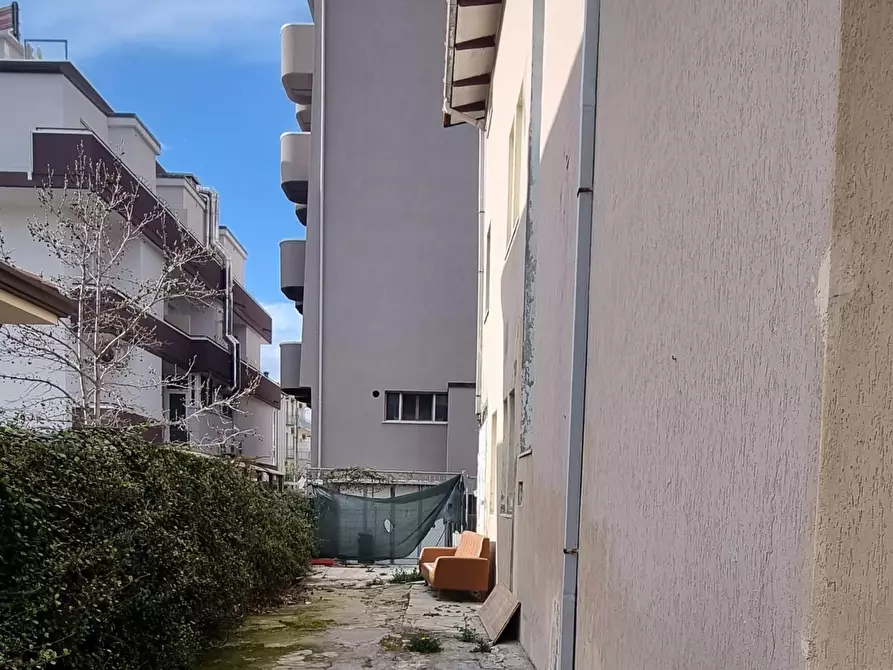 Immagine 2 di Casa trifamiliare in vendita  in Viale Viareggio 14 a Rimini