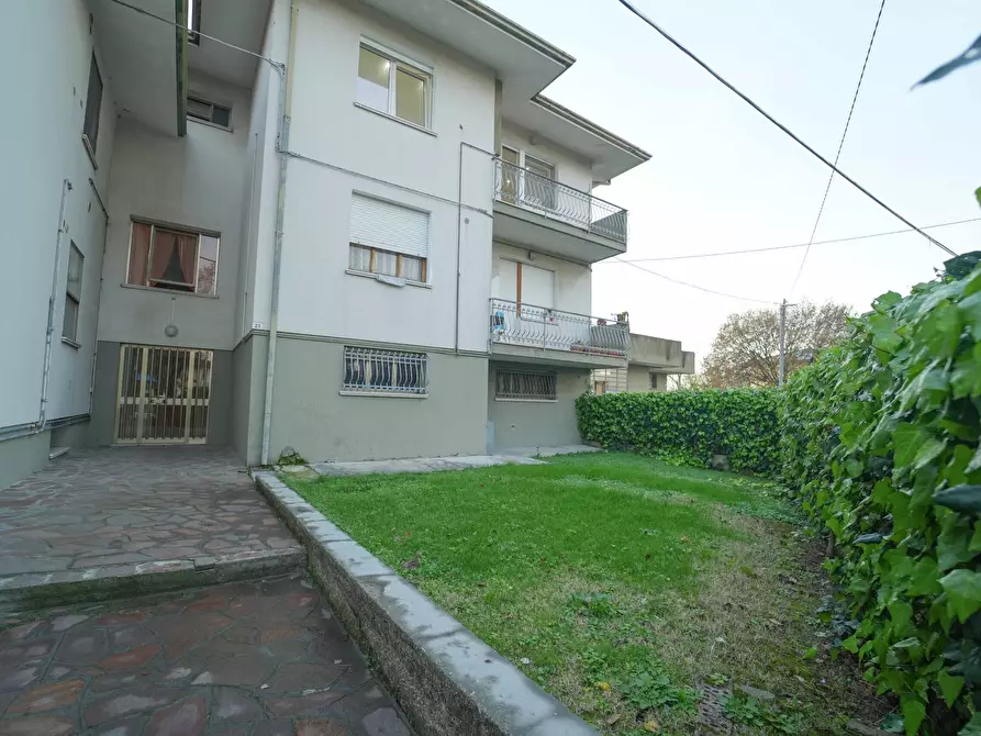 Immagine 23 di Quadrilocale in vendita  in Via Bottone 21 a Santarcangelo Di Romagna