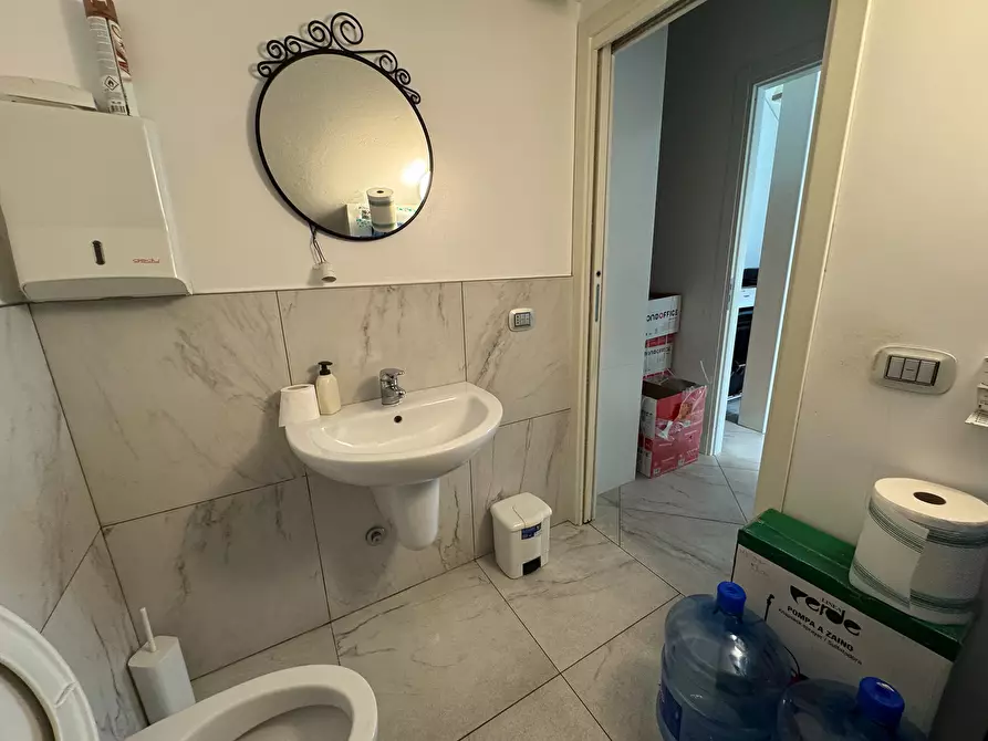 Immagine 17 di Ufficio in vendita  in Via Melozzo da Forlì 36 a Rimini