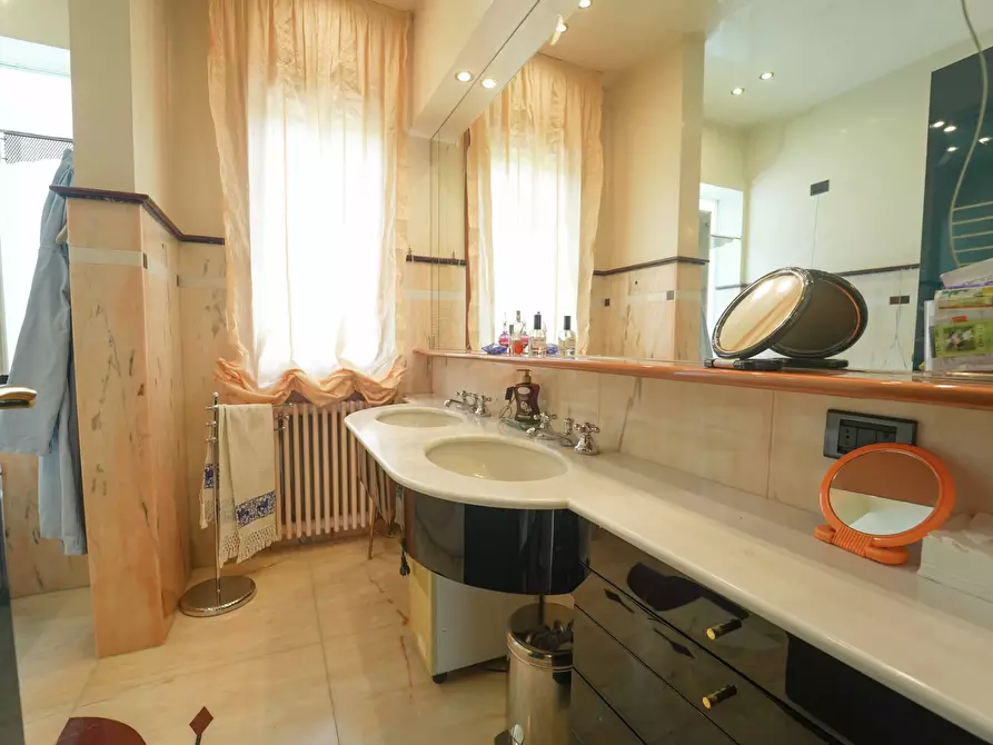 Immagine 20 di Villa in vendita  in Via Laerte Rolfini a Rimini
