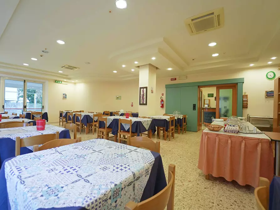 Immagine 6 di Palazzo in vendita  in Via Publio Virgilio Marone a Bellaria-Igea Marina