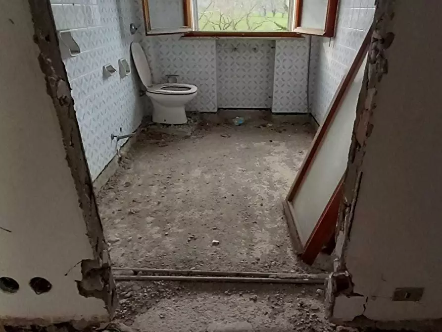 Immagine 15 di Attività commerciale in affitto  in Via Ausa 46 a Rimini