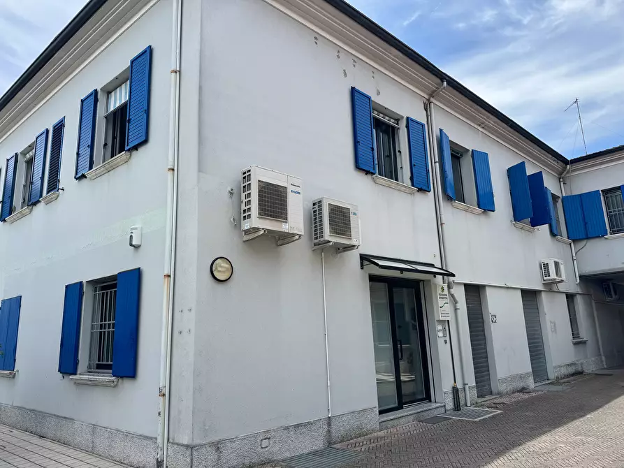 Immagine 1 di Ufficio in vendita  in Via Melozzo da Forlì 36 a Rimini