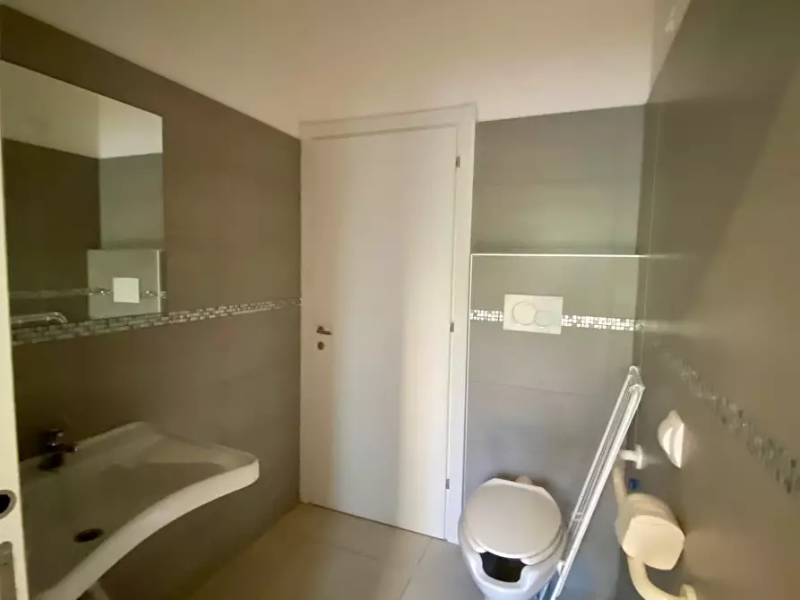 Immagine 14 di Palazzo in vendita  in Viale Don Giovanni Bosco 21 a Rimini