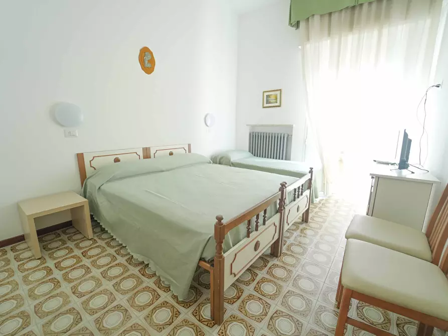 Immagine 17 di Palazzo in vendita  in Via Albio Tibullo 40 a Bellaria-Igea Marina