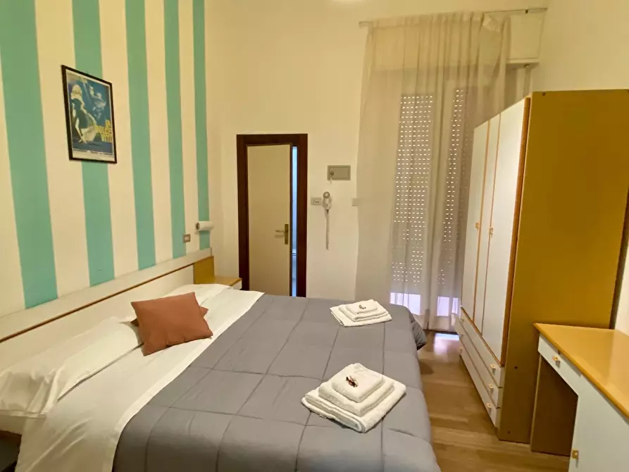 Immagine 11 di Palazzo in vendita  in Viale Don Giovanni Bosco 21 a Rimini