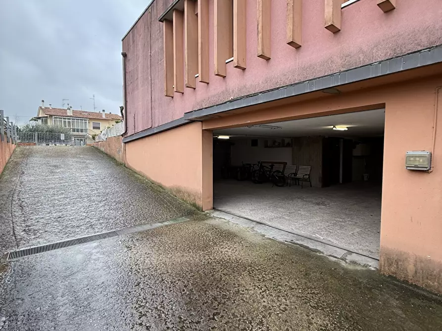 Immagine 68 di Pentalocale in vendita  in Via Busca 115 a Santarcangelo Di Romagna
