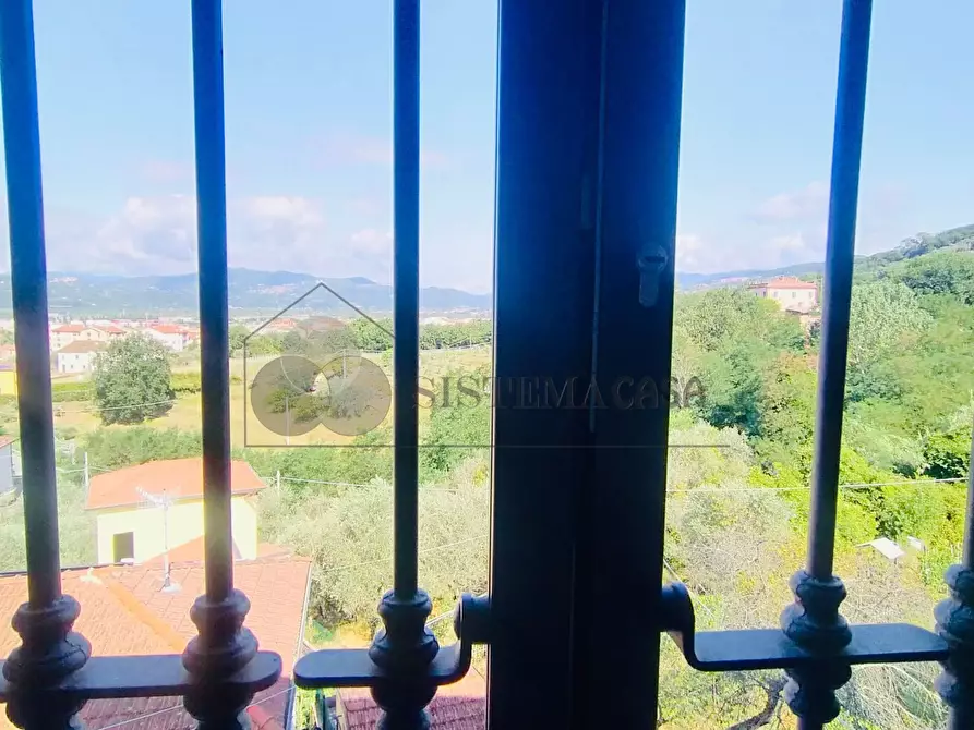 Immagine 10 di Quadrilocale in vendita  in Via Venezia 54 a Santo Stefano Di Magra