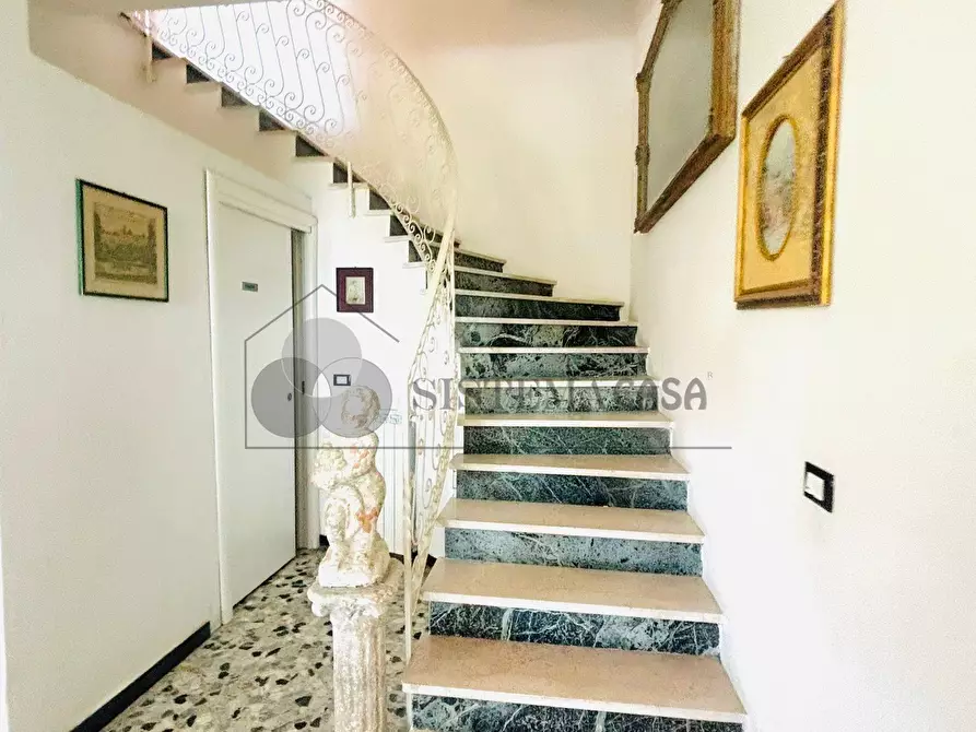 Immagine 9 di Villa in vendita  in Via Fratelli Aristide e Alduino Castellini 8 a Vezzano Ligure