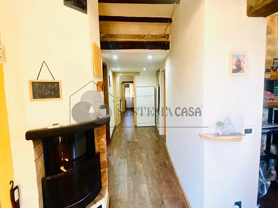 Immagine 22 di Porzione di casa in vendita  in Via Stazione 25 a Follo