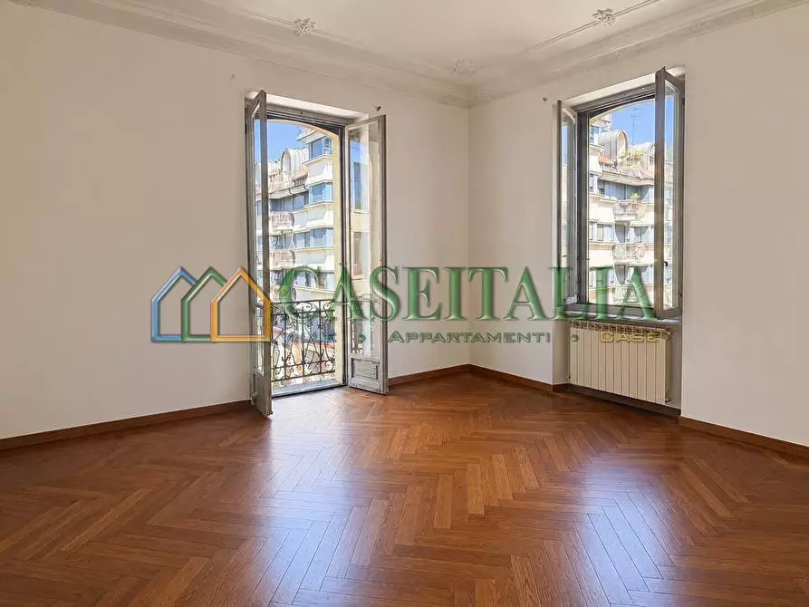 Immagine 4 di Quadrilocale in vendita  in Via Vincenzo Vela 40 a Torino