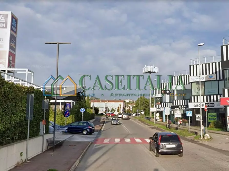 Immagine 5 di Attività commerciale in affitto  in Via Enrico Fermi 56 a Curno