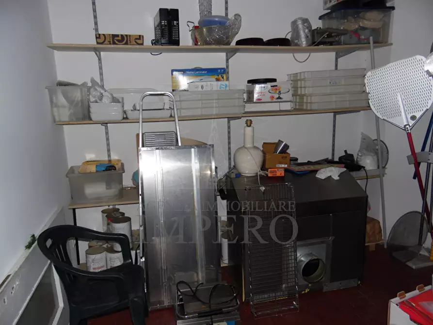 Immagine 13 di Locale commerciale in affitto  a Ventimiglia