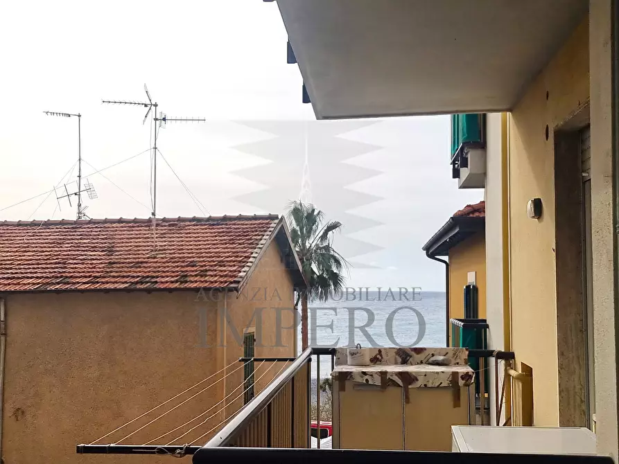Immagine 16 di Trilocale in vendita  in Passeggiata Cavallotti 3 a Ventimiglia