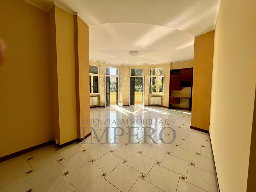 Immagine 10 di Quadrilocale in vendita  in Corso Italia 100 a Bordighera