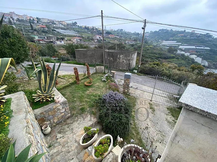 Immagine 10 di Villa in vendita  in strada ospedaletti 52 a Ospedaletti