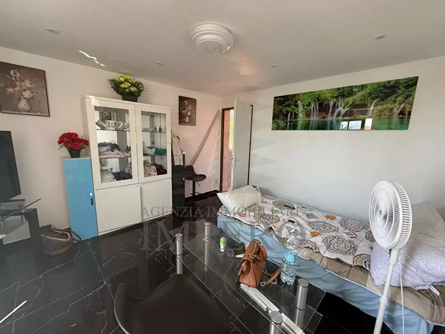 Immagine 3 di Bilocale in vendita  in Via Anacleto Hughes 79 a Ventimiglia