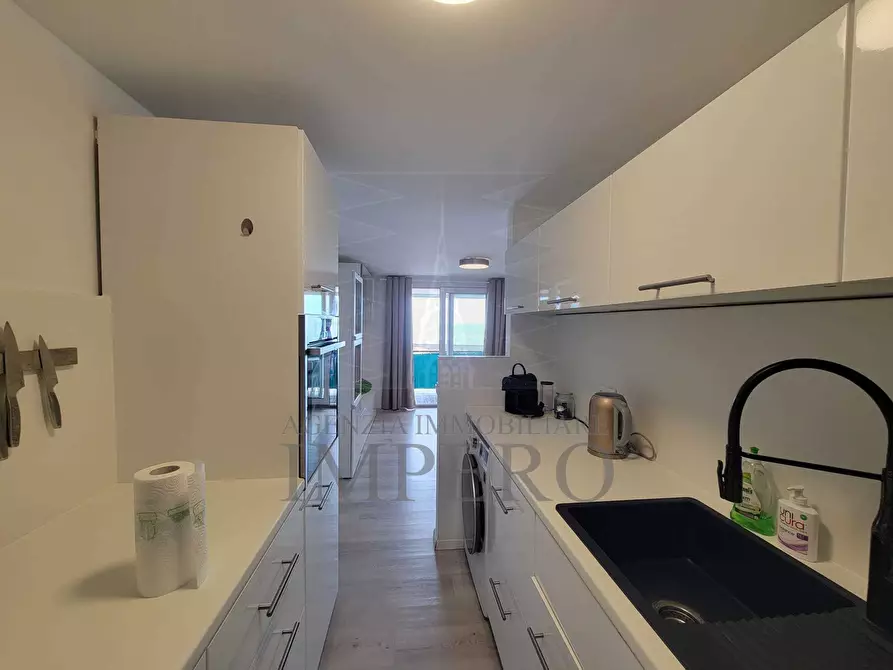 Immagine 24 di Bilocale in vendita  in Corso Guglielmo Marconi 169 a San Remo