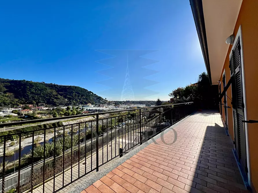 Immagine 36 di Villa in vendita  in Corso della Repubblica a Camporosso