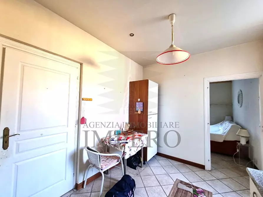 Immagine 7 di Bilocale in vendita  in Piazza Madonna 1 a Camporosso