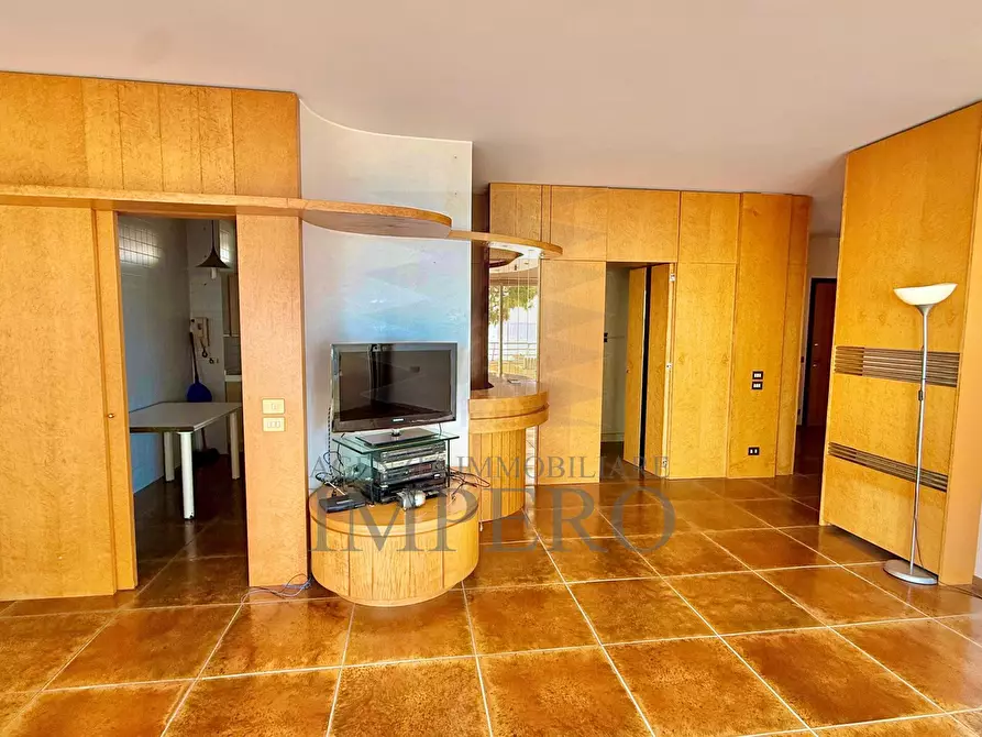 Immagine 49 di Pentalocale in vendita  in Lungomare Varaldo 67 a Ventimiglia