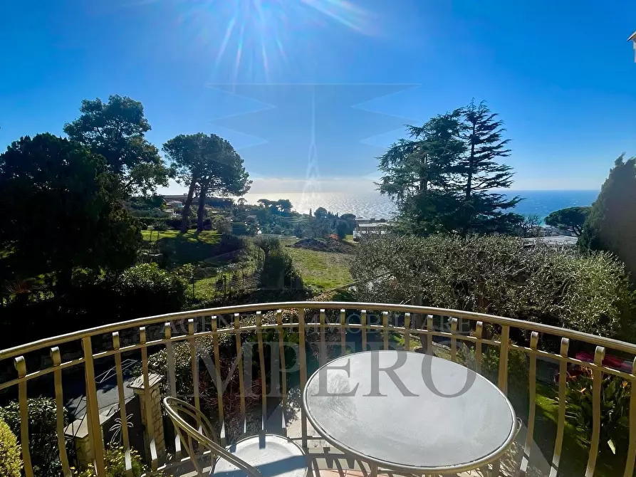 Immagine 24 di Villa in vendita  in Via Iride 155 a Bordighera
