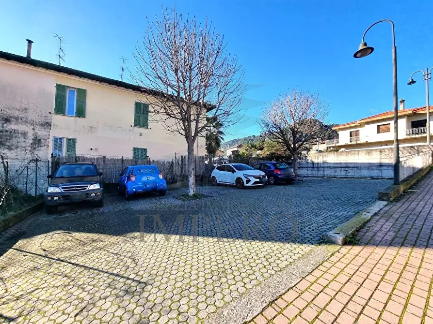 Immagine 18 di Bilocale in vendita  in Piazza Madonna 1 a Camporosso