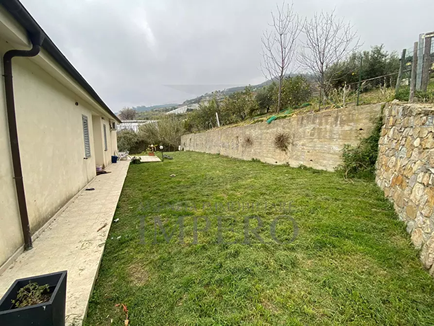 Immagine 21 di Villa in vendita  in strada ospedaletti 52 a Ospedaletti