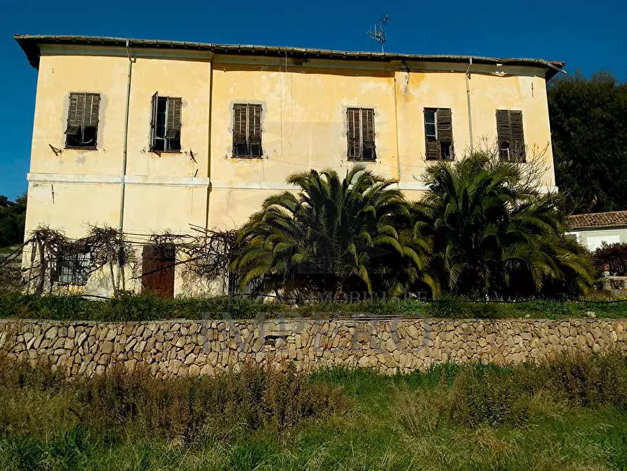 Immagine 3 di Villa in vendita  in Strada Statale 1 Dir 12 a Ventimiglia