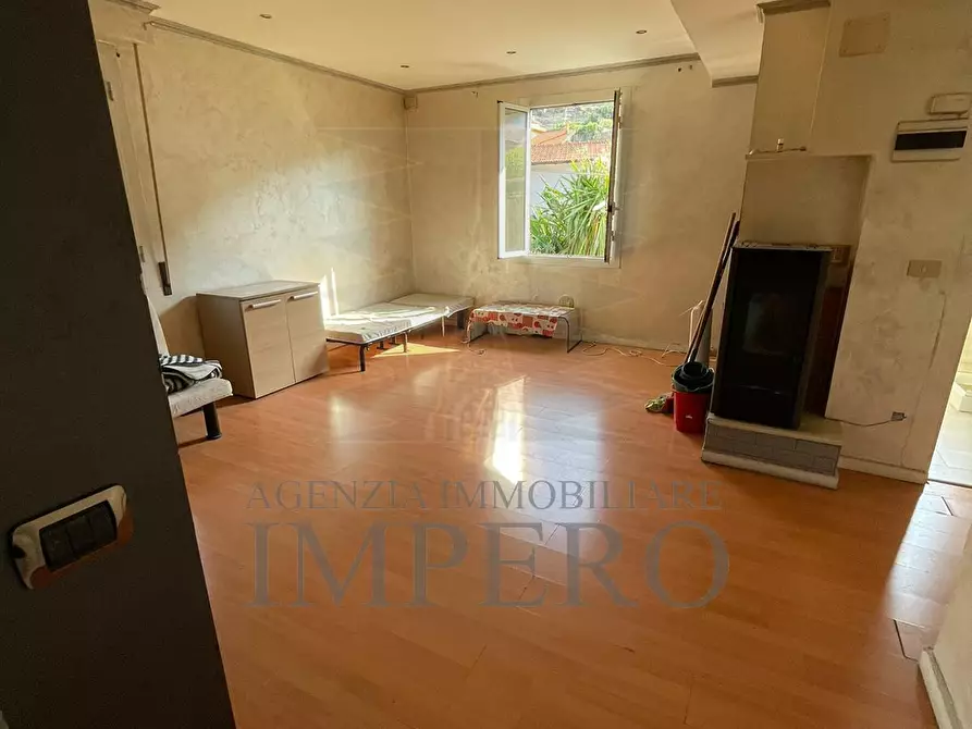 Immagine 3 di Trilocale in vendita  in Via de Amicis 16 a Ventimiglia