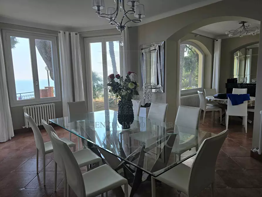 Immagine 11 di Villa in vendita  in Via Collasgarba 111 a Ventimiglia
