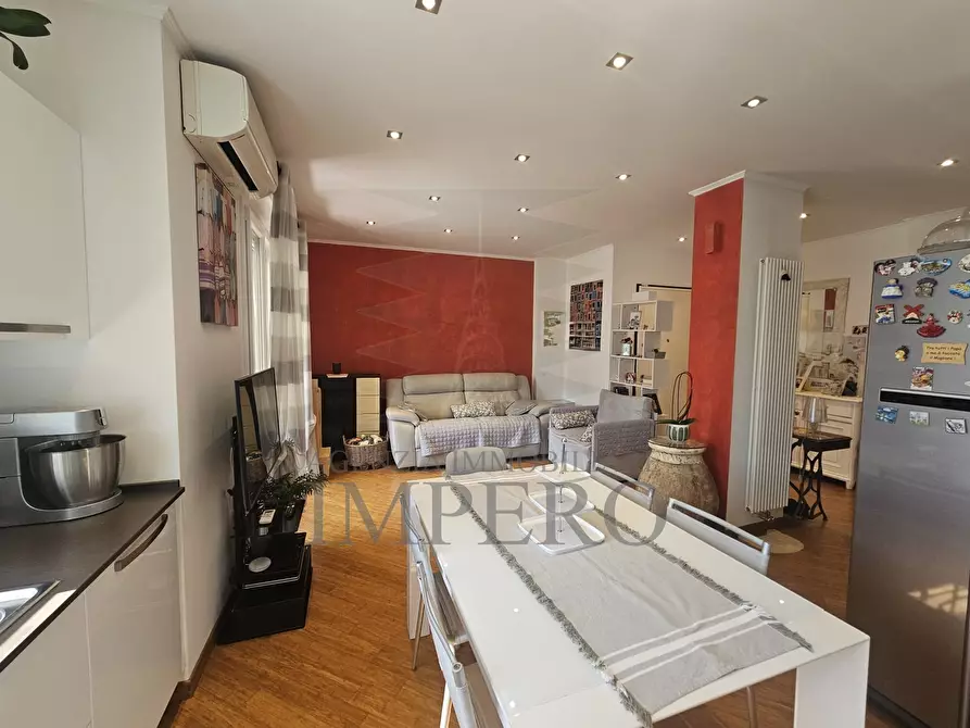 Immagine 4 di Bilocale in vendita  in Corso Limone Piemonte 184 a Ventimiglia