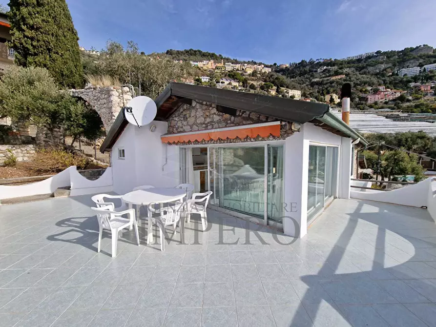 Immagine 15 di Villa in vendita  in Corso Mentone 2 a Ventimiglia