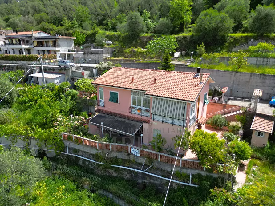 Immagine 1 di Porzione di casa in vendita  in Via Edmondo de Amicis 80 a Ventimiglia