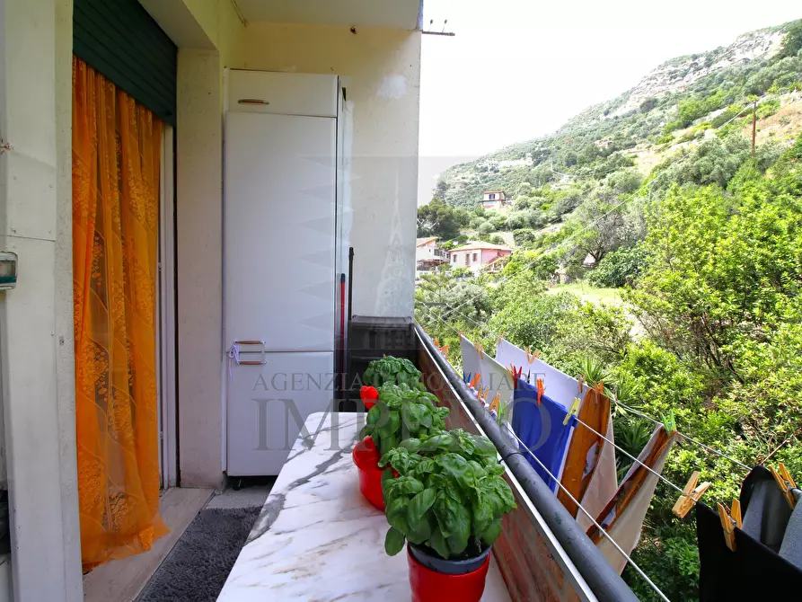Immagine 13 di Trilocale in vendita  in Via Tenda 46 a Ventimiglia