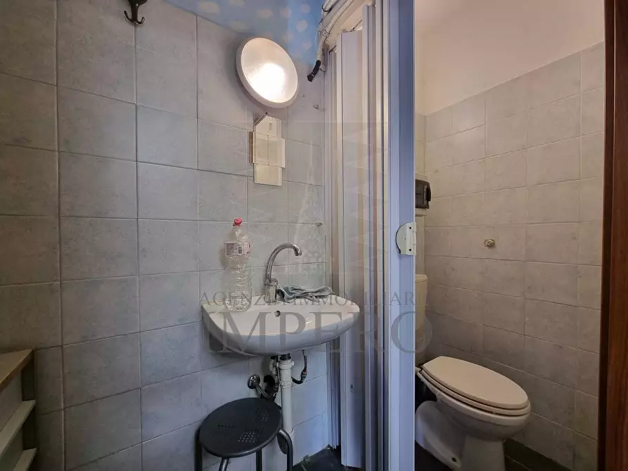 Immagine 7 di Locale commerciale in vendita  in Via San Secondo 35D a Ventimiglia