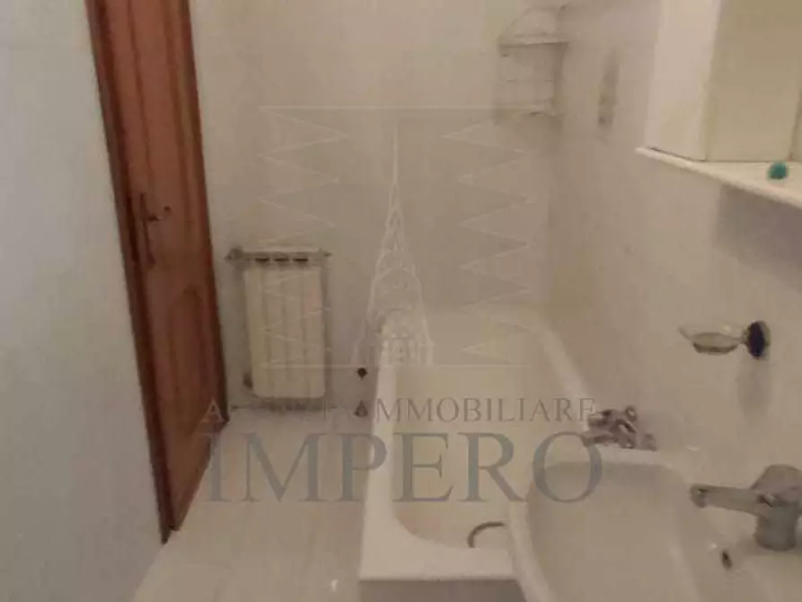 Immagine 4 di Quadrilocale in vendita  in Via G. Calsamiglia 1 a Ventimiglia