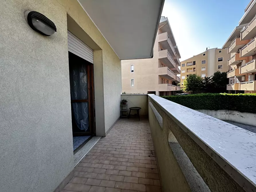 Immagine 6 di Pentalocale in vendita  in Viale Maiella 23/A a Francavilla Al Mare