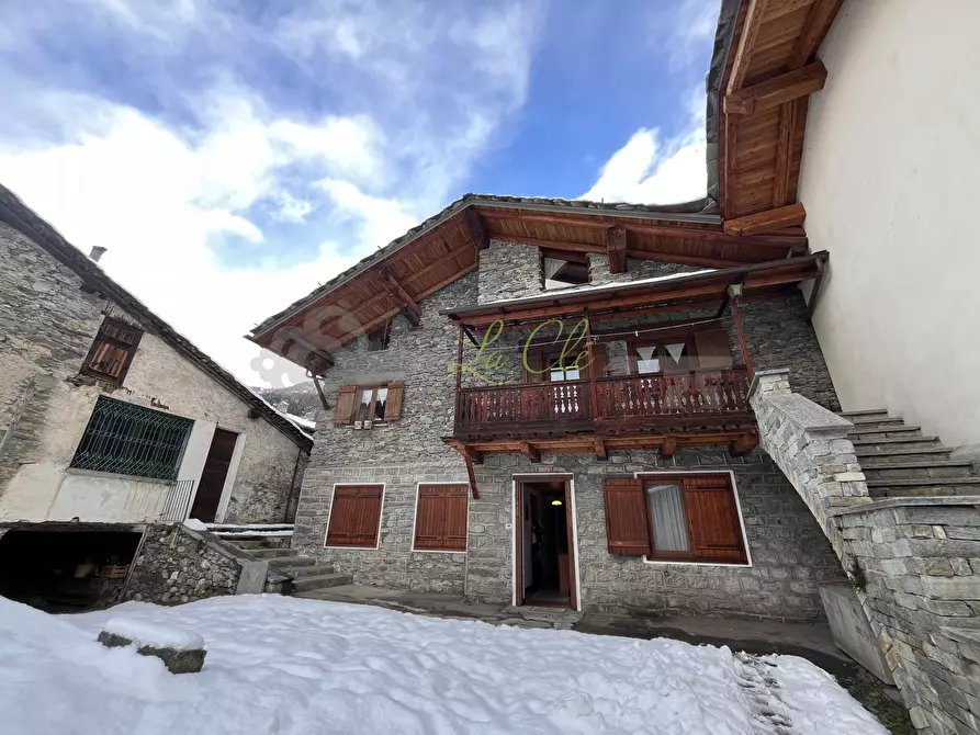 Immagine 28 di Trilocale in vendita  in Via Cesare Ollietti 13 a La Salle