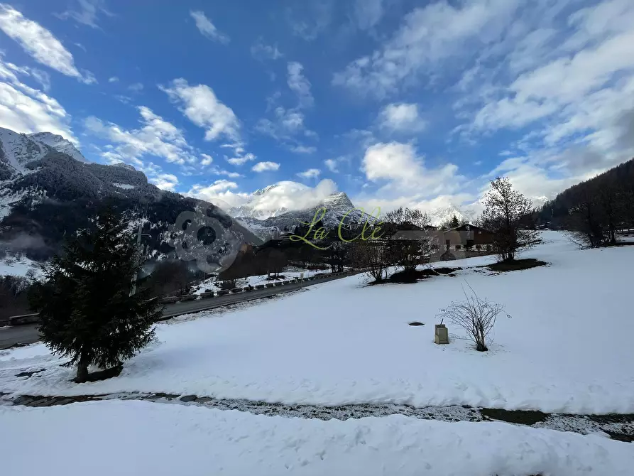 Immagine 19 di Trilocale in affitto  a Pre'-Saint-Didier