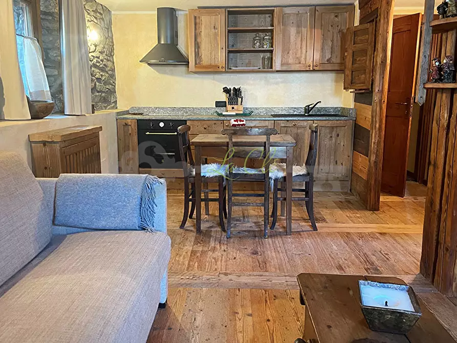 Immagine 4 di Bilocale in affitto  a Courmayeur