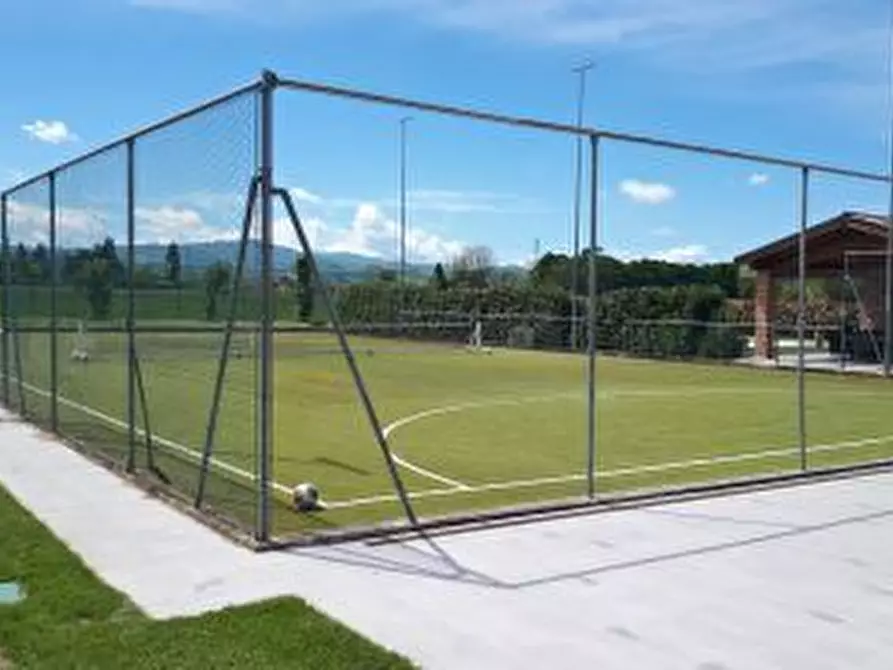 Immagine 6 di Rustico / casale in vendita  in Strada Langhirano 177 a Parma