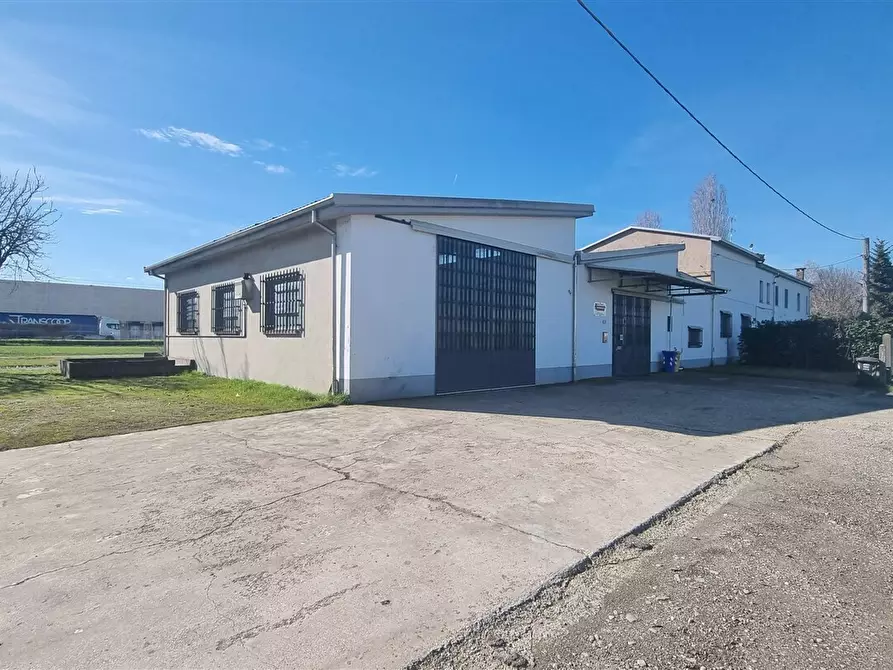 Immagine 15 di Terratetto in vendita  in Via Enrico Forlanini 30 a Parma