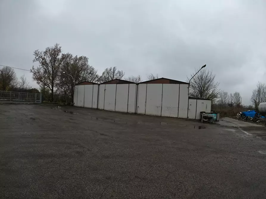 Immagine 1 di Laboratorio in vendita  in via fonte san geminiano 10 a Modena