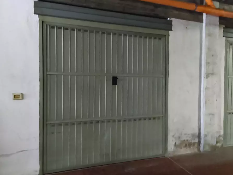 Immagine 12 di Garage in vendita  in Via Santi Venceslao 26 a Modena