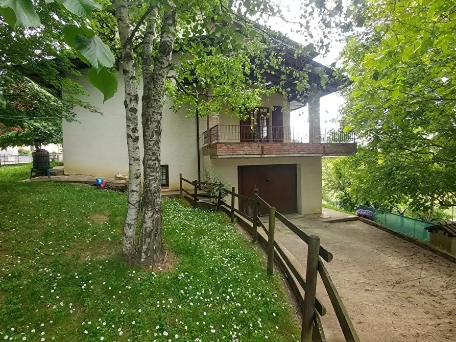 Immagine 1 di Villa in vendita  in Via dei Tozzi 149 a Zocca