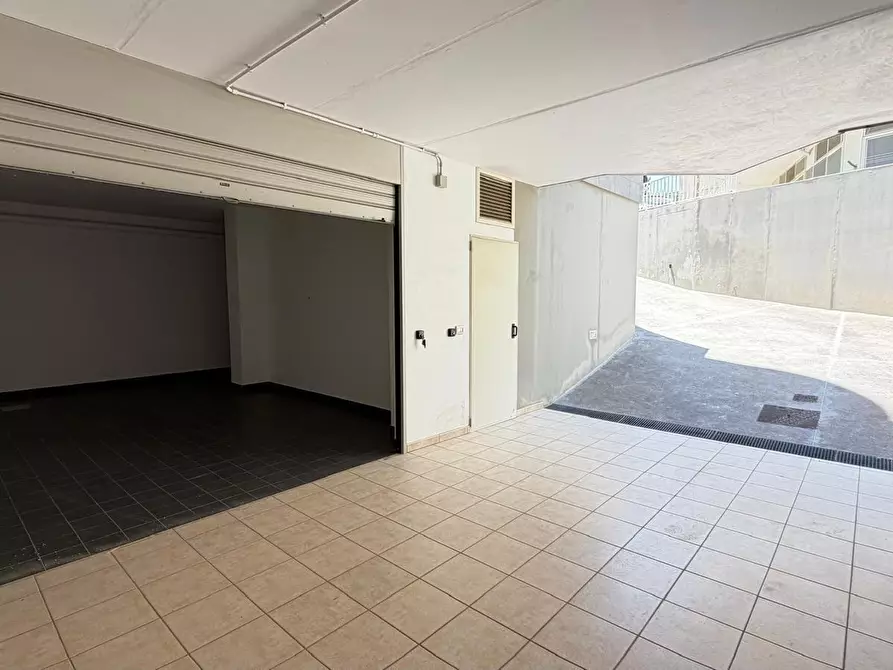 Immagine 4 di Garage in vendita  in Via Cappuccini 154/D a Monopoli